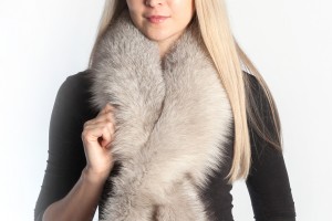 Real fox fur scarves to look beautiful in winter